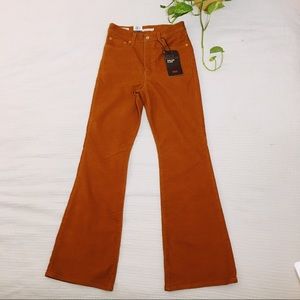 Levi’s | Caramel Ribcage Corduroy Flare